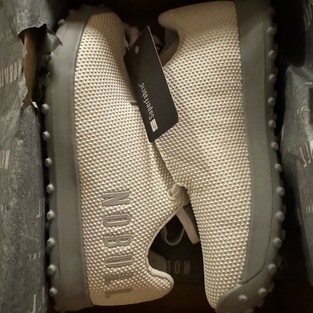 No Bull Women’s Turf Trainer Size 7.5 White/Grey